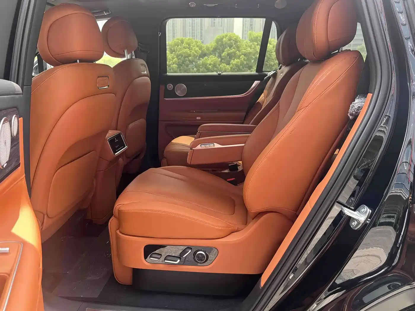 AITO Wenjie AITO M9 2025 Extended Range Ultra 52kWh 6-Seater фото 11