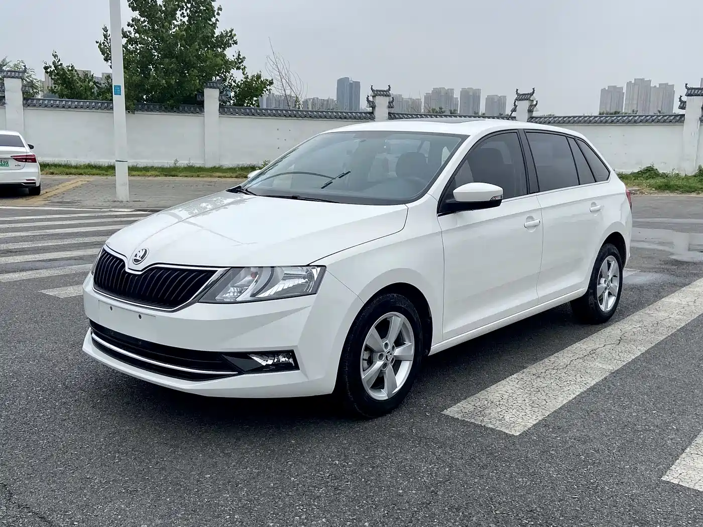 Škoda Skoda Rapid Spaceback 2019 Facelift 1.5L Automatic Comfort Version China VI