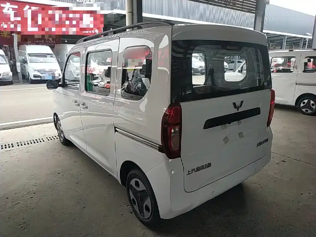 Wuling Motors Wuling Zhiguang NEV 2026 2025 Model 305km Base Version