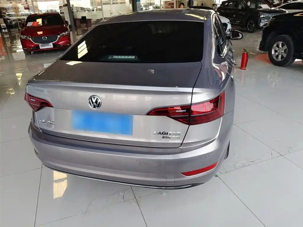 VOLKSWAGEN SAGITAR