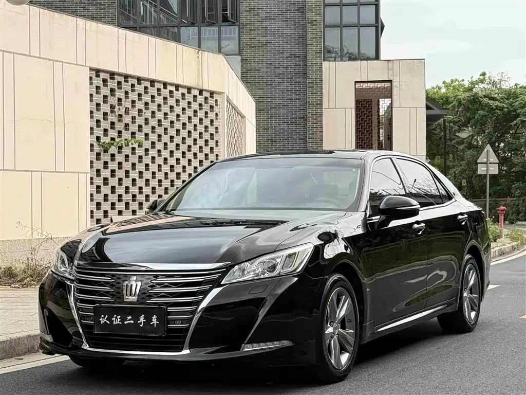 Toyota Crown 2015 2.0T Fashion фото 2