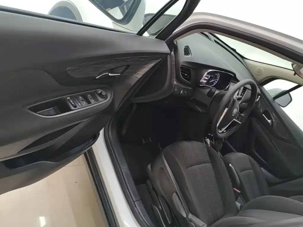 Фото 16 - Buick Encore