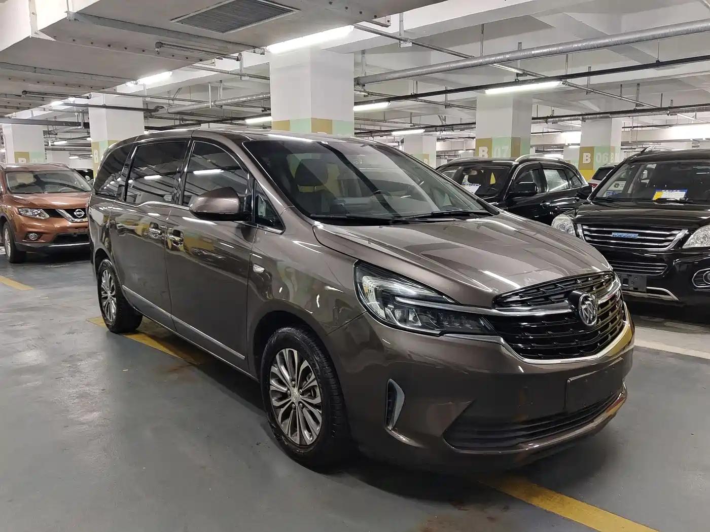 Buick GL8 2020 Model Land Business Class 652T Luxury