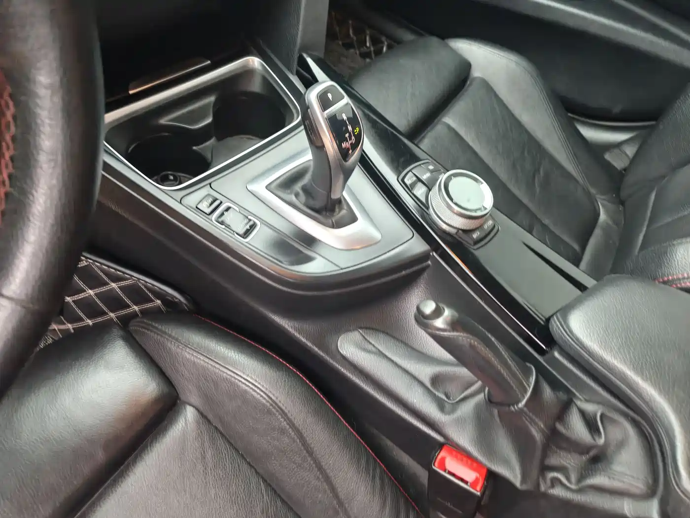 BMW 3 Series (Import) 2013 320i Sport Design Package фото 37