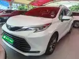 Photo 1 - Toyota Sienna
