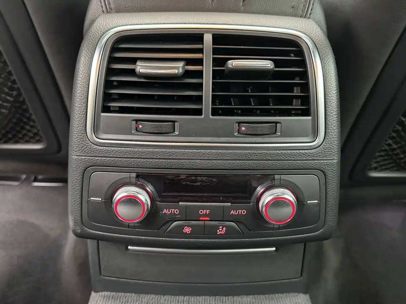 Audi S6 2013 S6 4.0TFSI фото 13