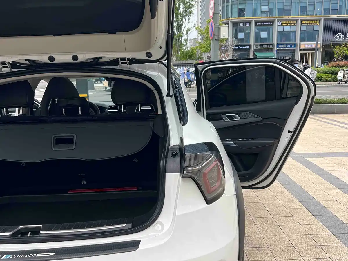 Lynk & Co 02 2018 2018 2.0T DCT AWD Pro Edition China V