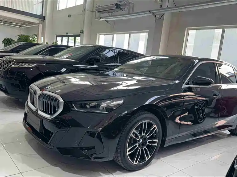 BMW 5 Series 2025 530Li Leading M Sport Package
