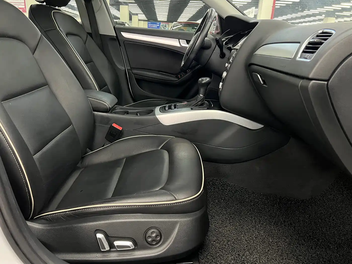 Audi A4L 2016 35 TFSI Collector's Edition Automatic Standard фото 13