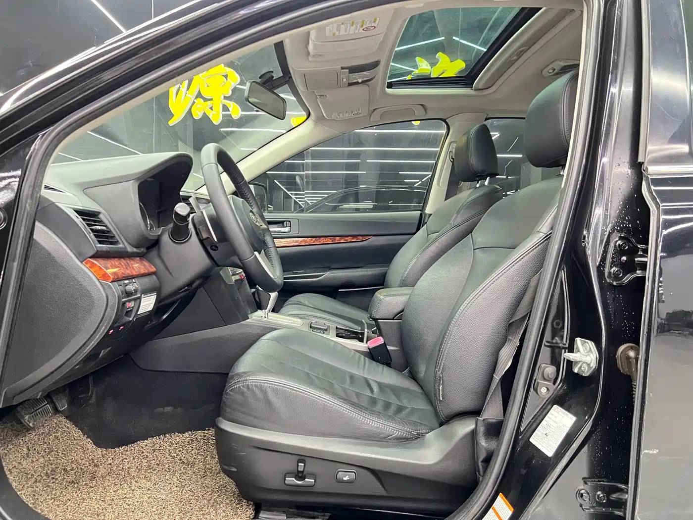 Subaru Legacy 2010 2.5i Luxury Navigation Edition фото 8