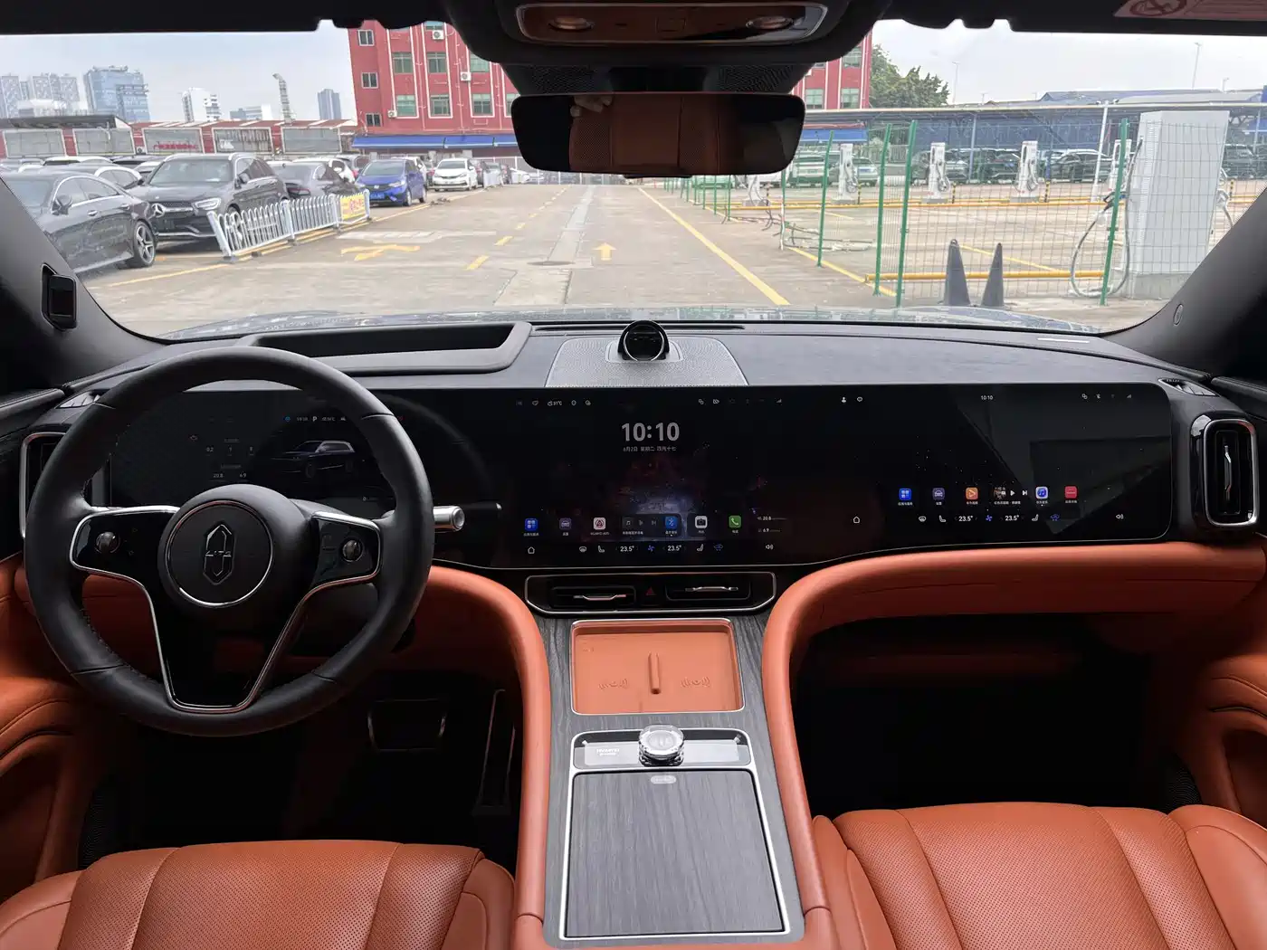AITO Wenjie AITO M9 2024 Range Extender Ultra 52kWh 6-seater фото 13