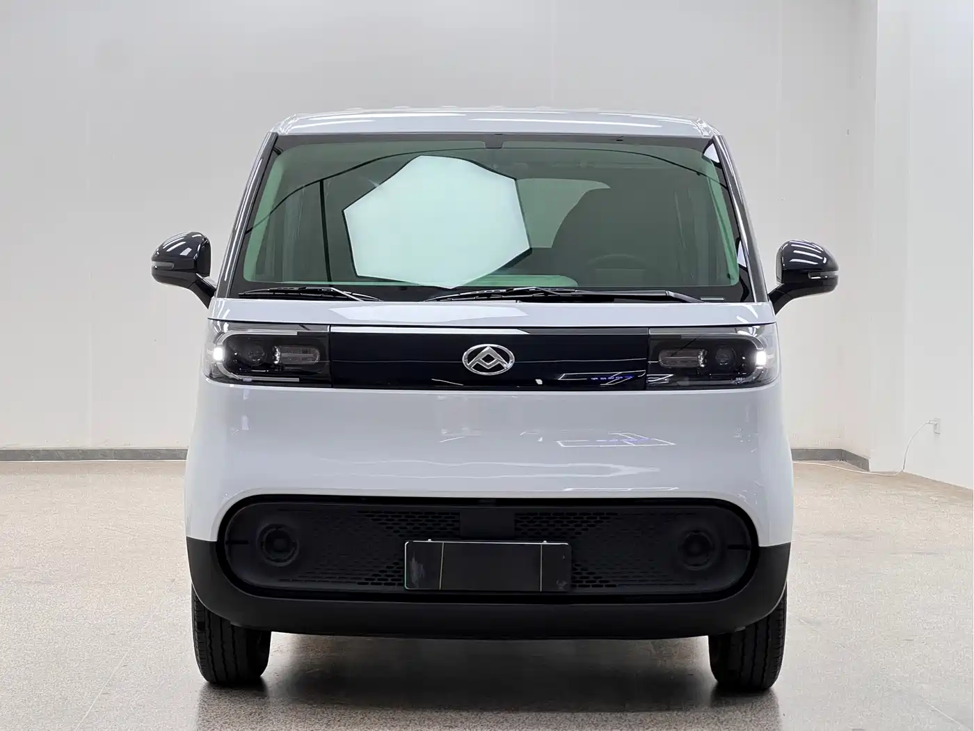 2026 SAIC Maxus Dana V1