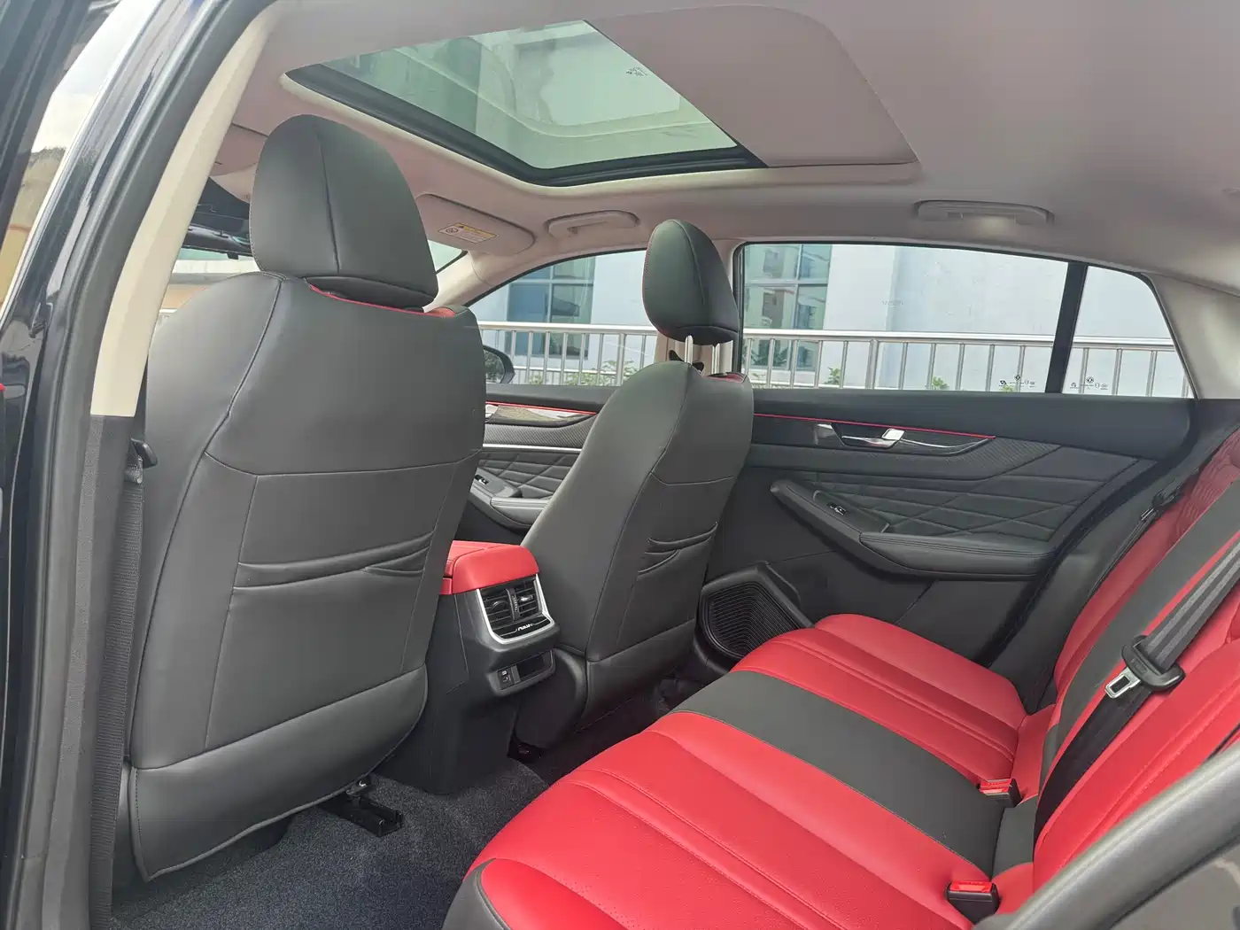 Dongfeng Aeolus Yixuan MAX 2021 2021 1.5T Super Cool Dad Edition