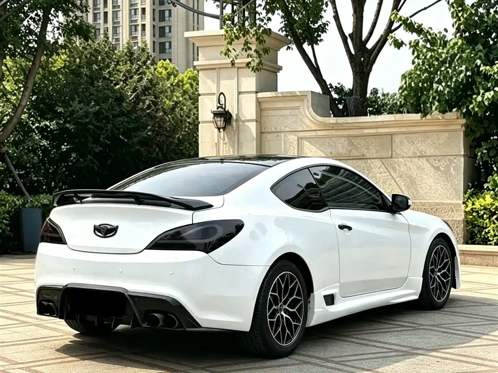 Hyundai Genesis Coupe 2009 Model 2.0T Automatic Luxury Edition фото 12