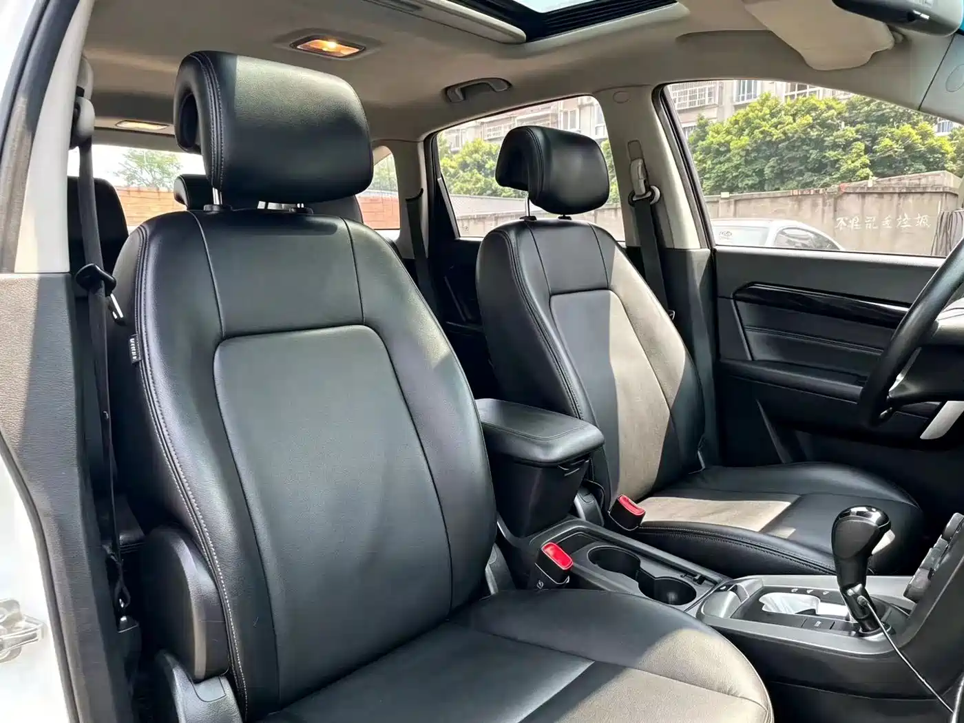 Chevrolet Captiva 2015 2.4L 2WD Urban Edition 7-seater фото 17