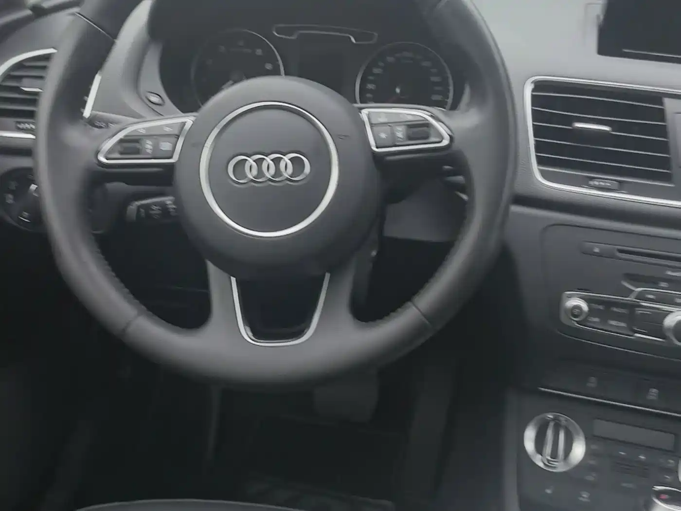 Фото 16 - Audi Q3