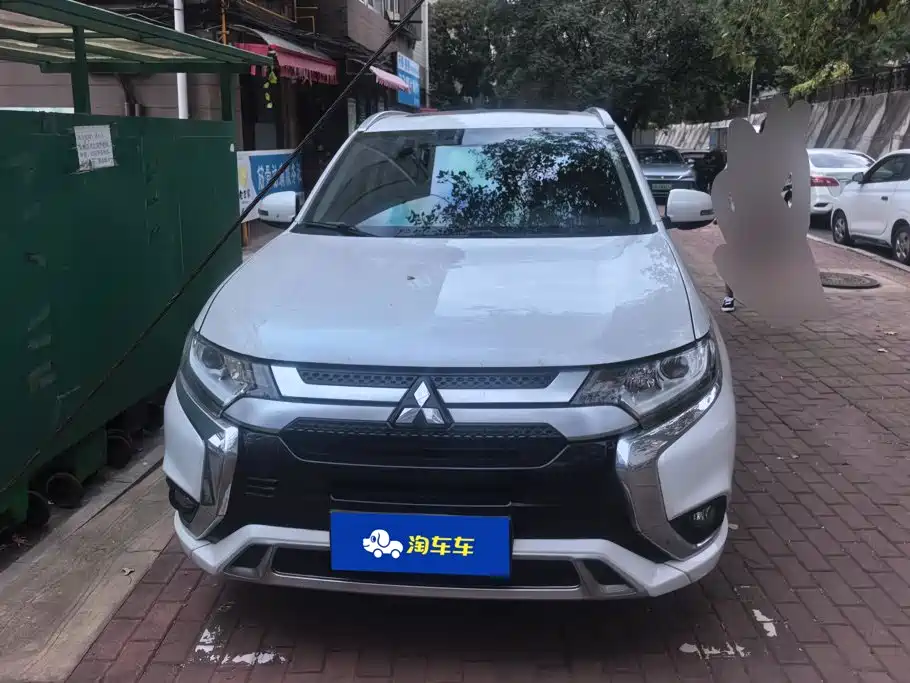 صورة 2 - Mitsubishi Outlander