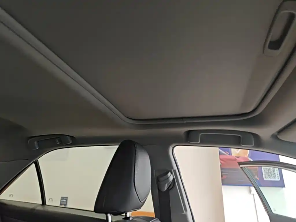Photo 18 - Toyota Camry