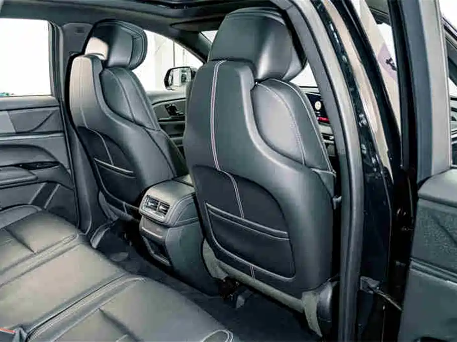 Cadillac XT5 2025 2.0T Luxury фото 20