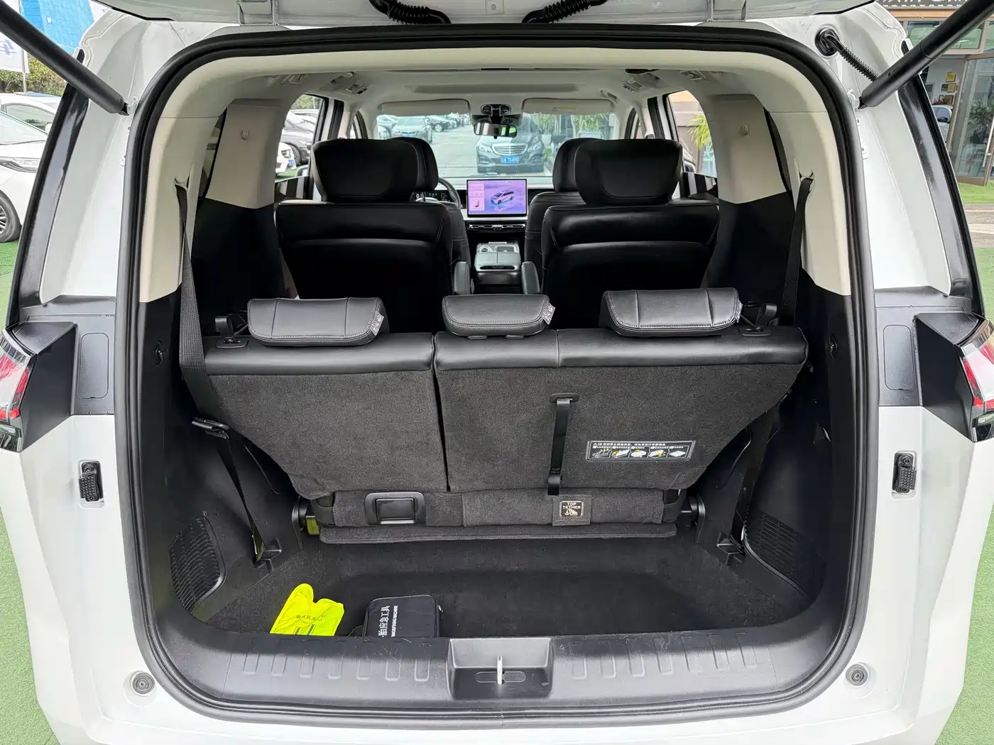 GAC Trumpchi Trumpchi E8 NEV 2024 Model 150km MAX фото 19