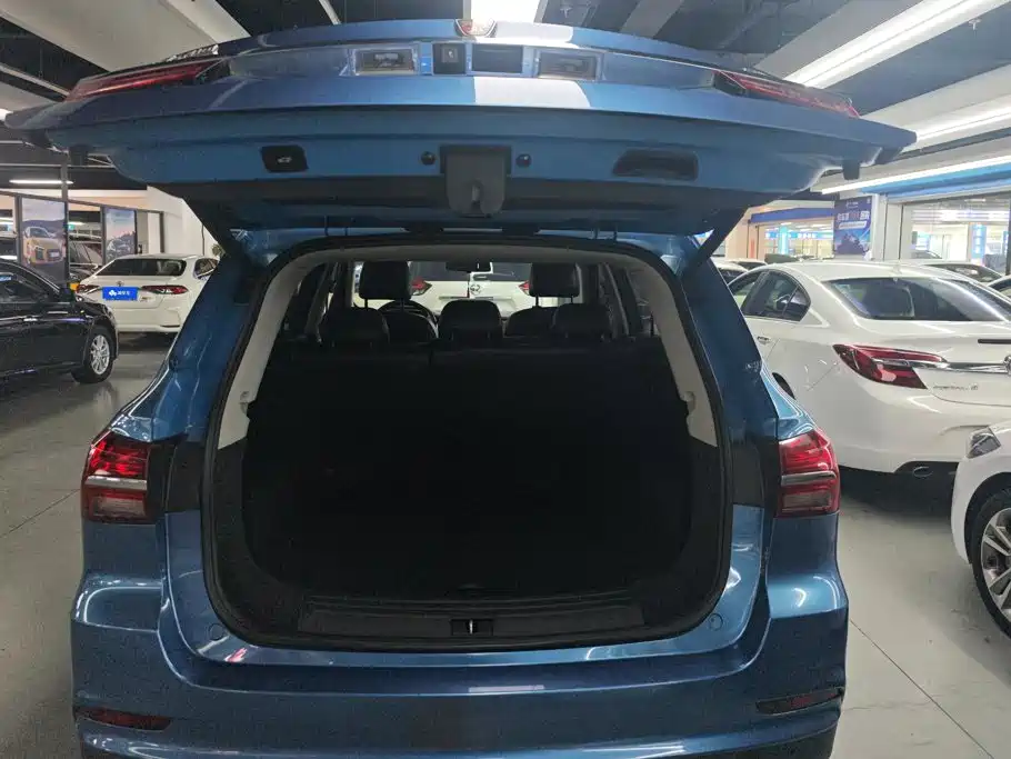 Фото 4 - Roewe RX5