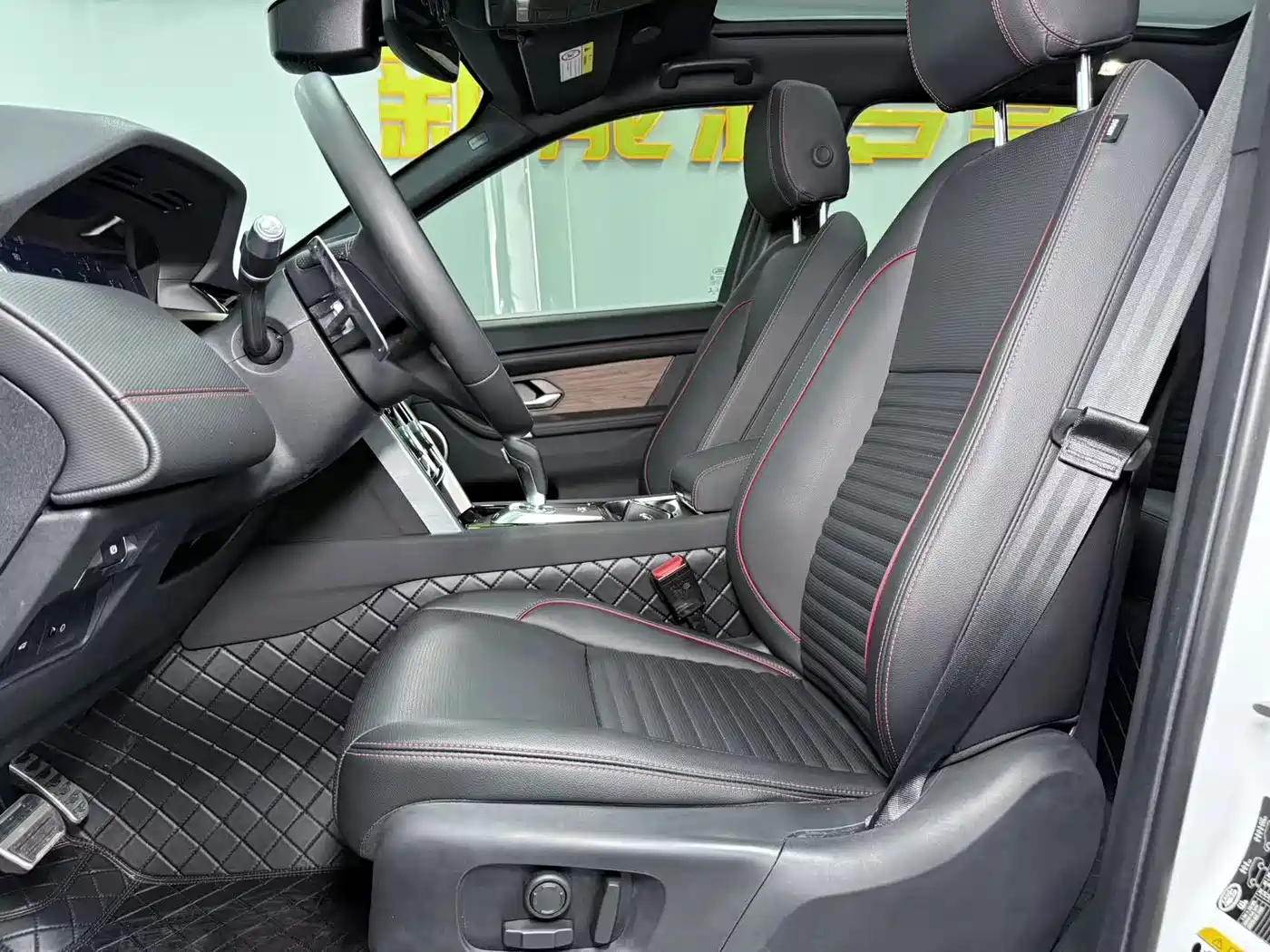 Фото 8 - Land Rover Discovery Sport