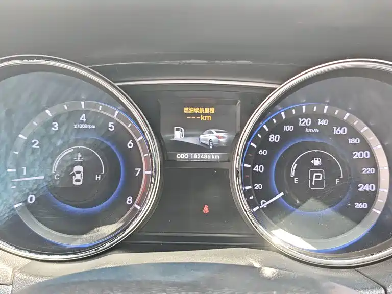 Фото 12 - Hyundai Sonata