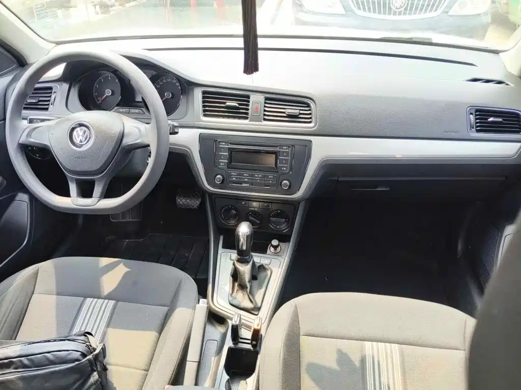 Photo 11 - Volkswagen Lavida Tour