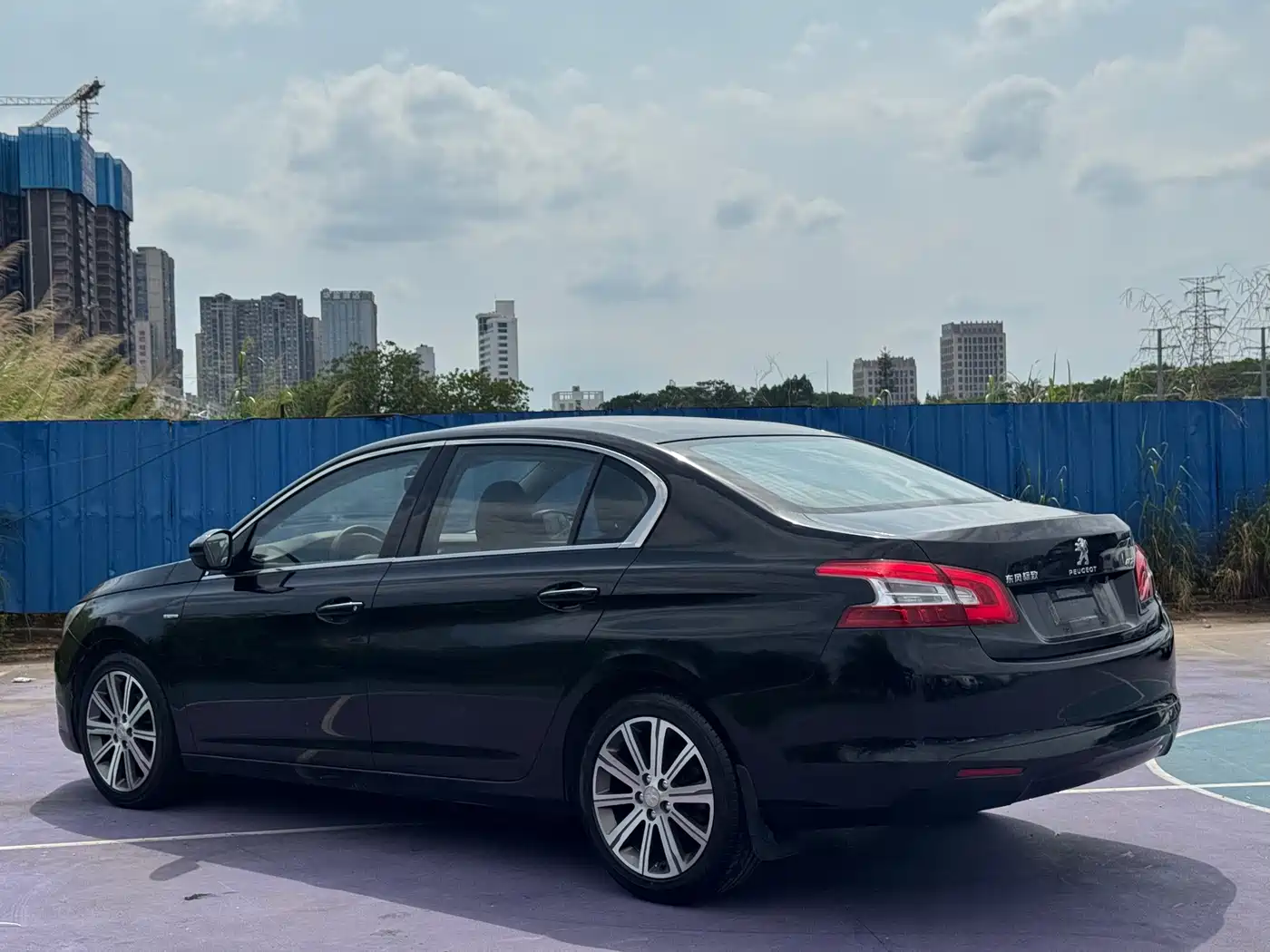 Peugeot 408 2014 1.8L Automatic Luxury Edition фото 5