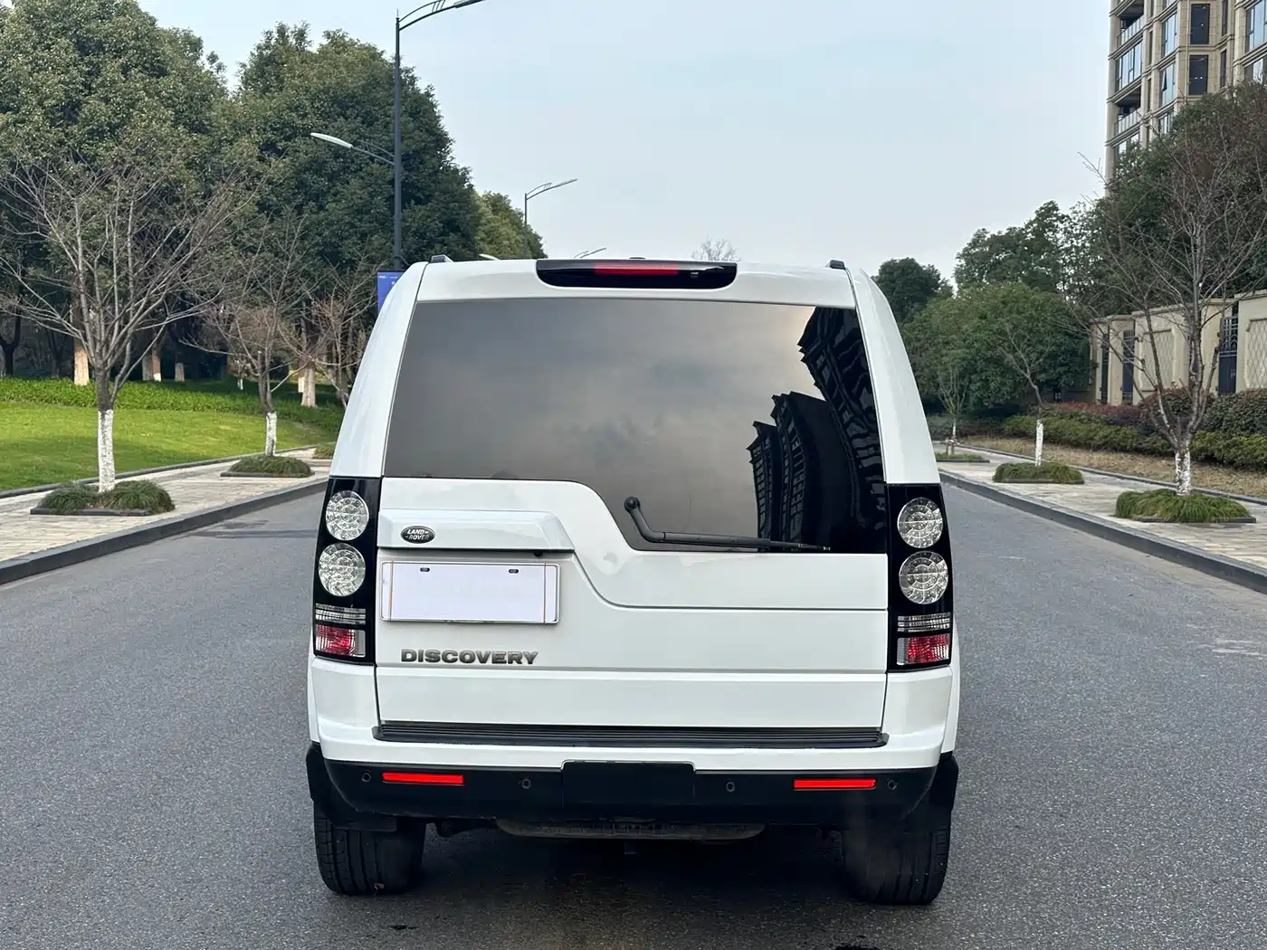 Land Rover Discovery 2015 3.0 SC V6 SE фото 5