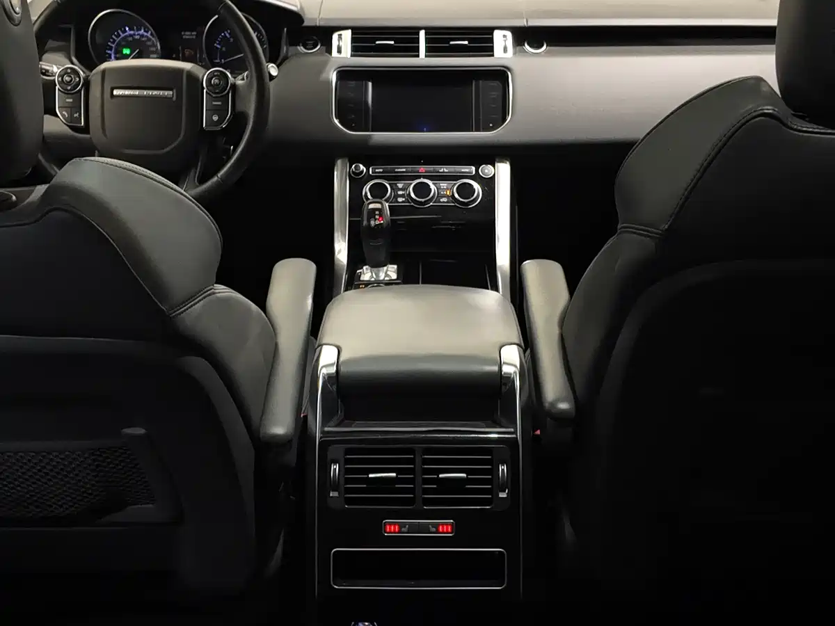 Land Rover Range Rover Sport фото 11
