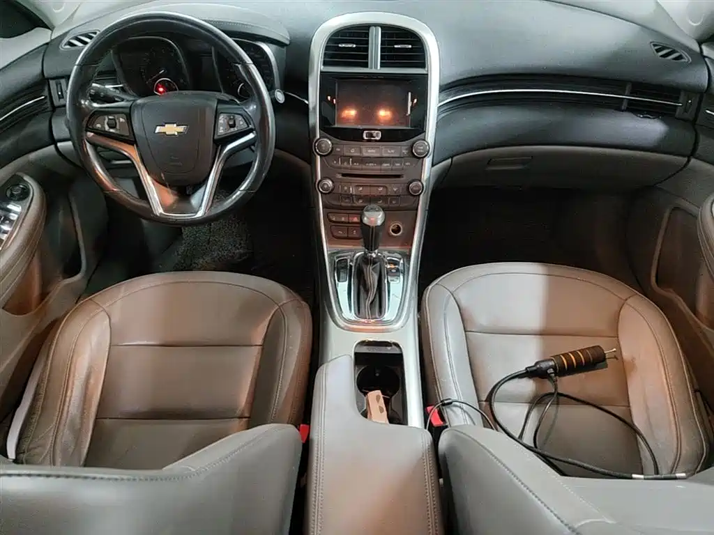 Chevrolet Malibu 2014 2.0L Automatic Luxury фото 10