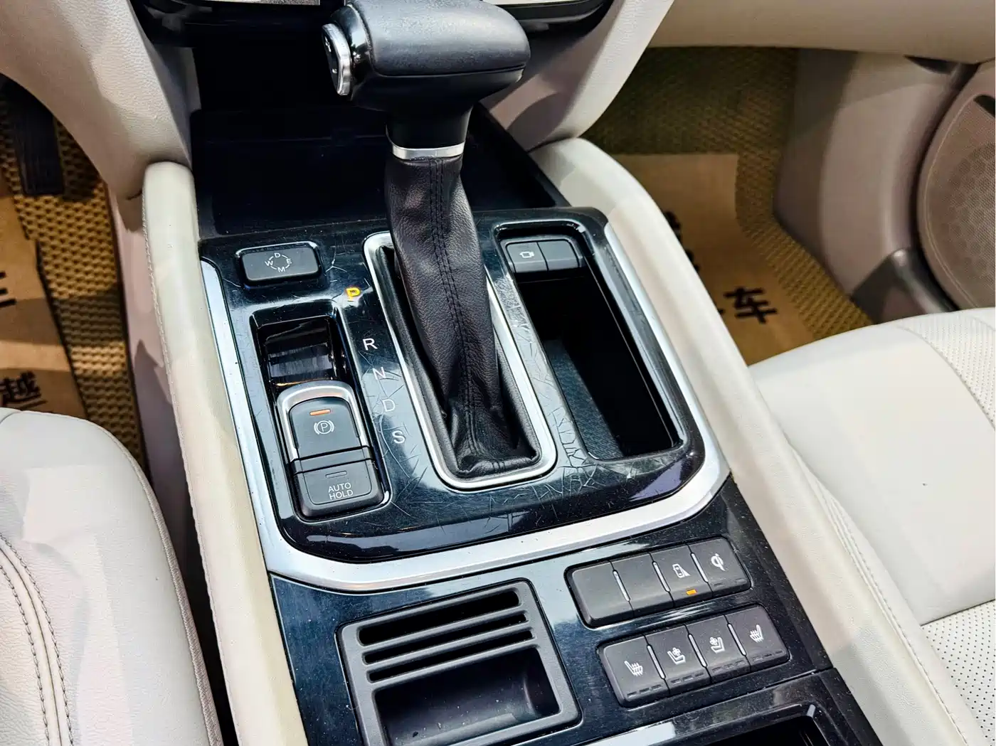 GAC Trumpchi Trumpchi GS8 2017 320T 2WD Luxury Smart Connect (7-seater) фото 17