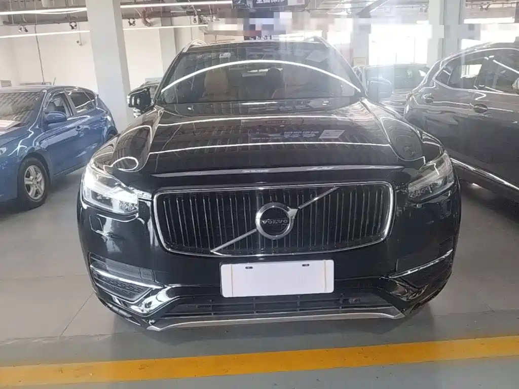 Photo 3 - Volvo XC90