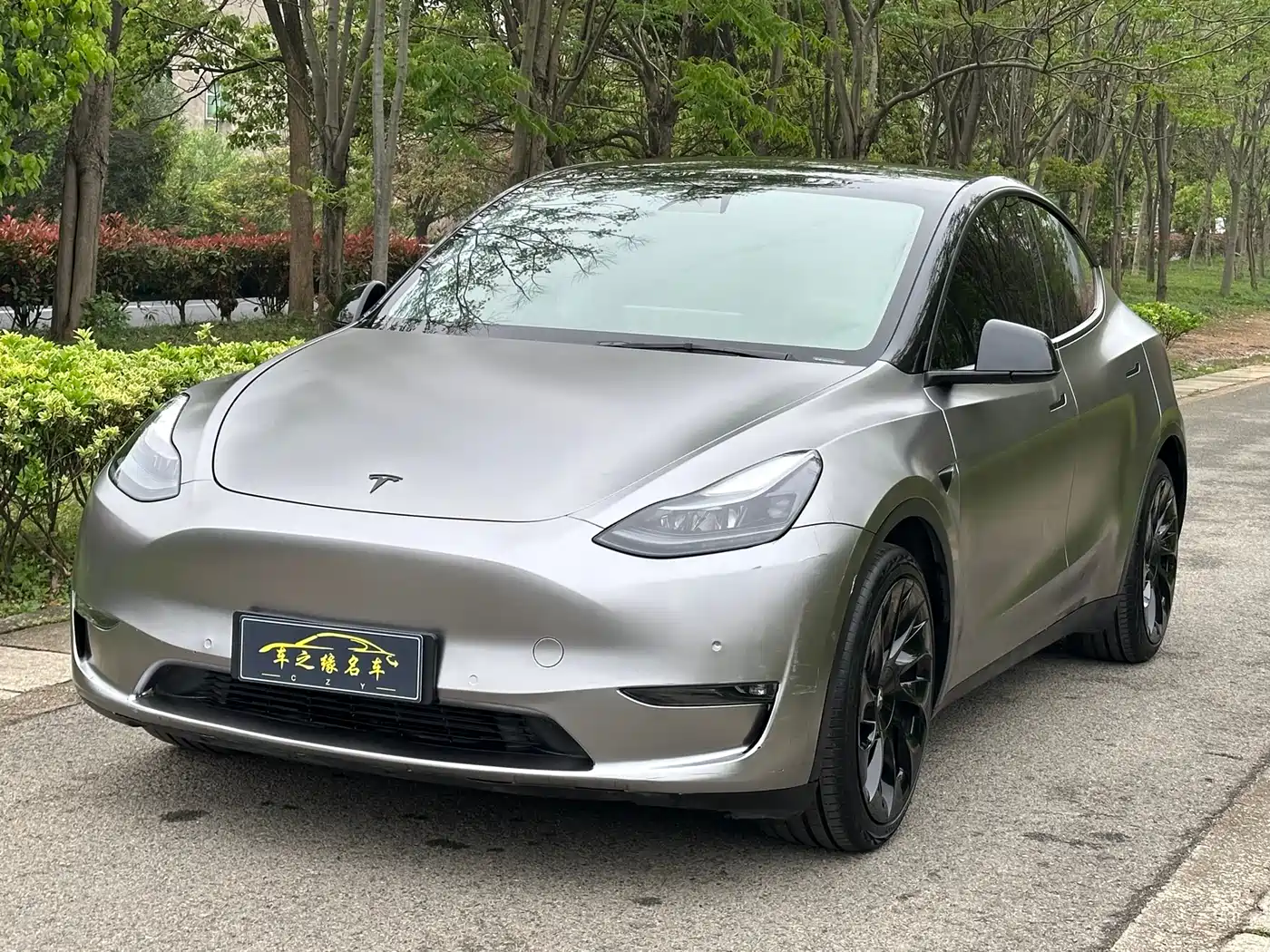 TESLA MODEL Y