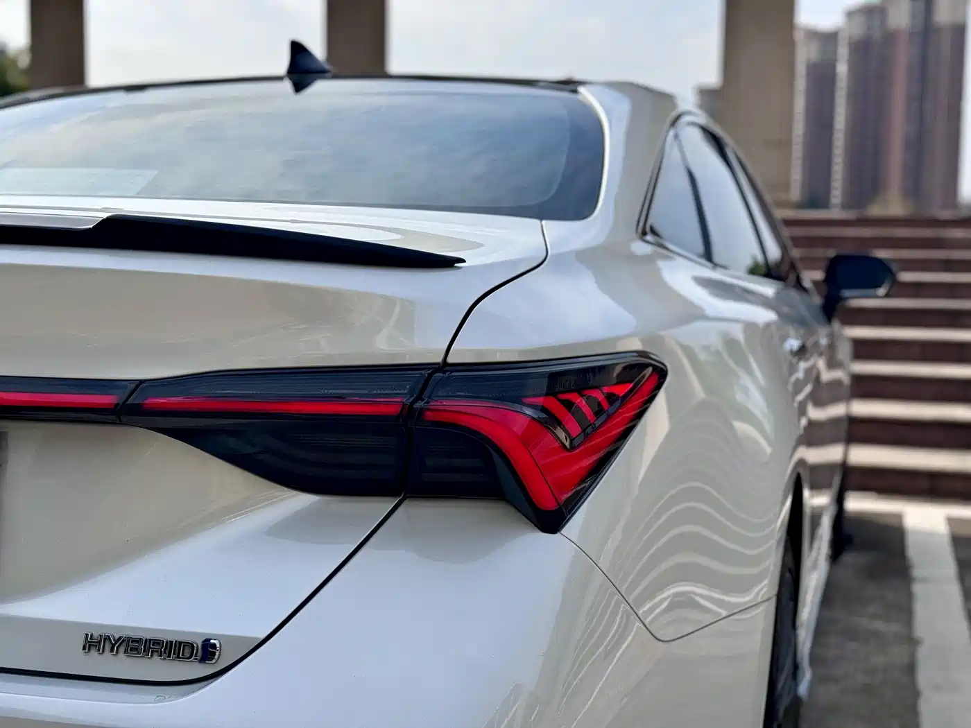 Toyota Avalon 2023 Hybrid 2.5L Luxury Edition фото 12