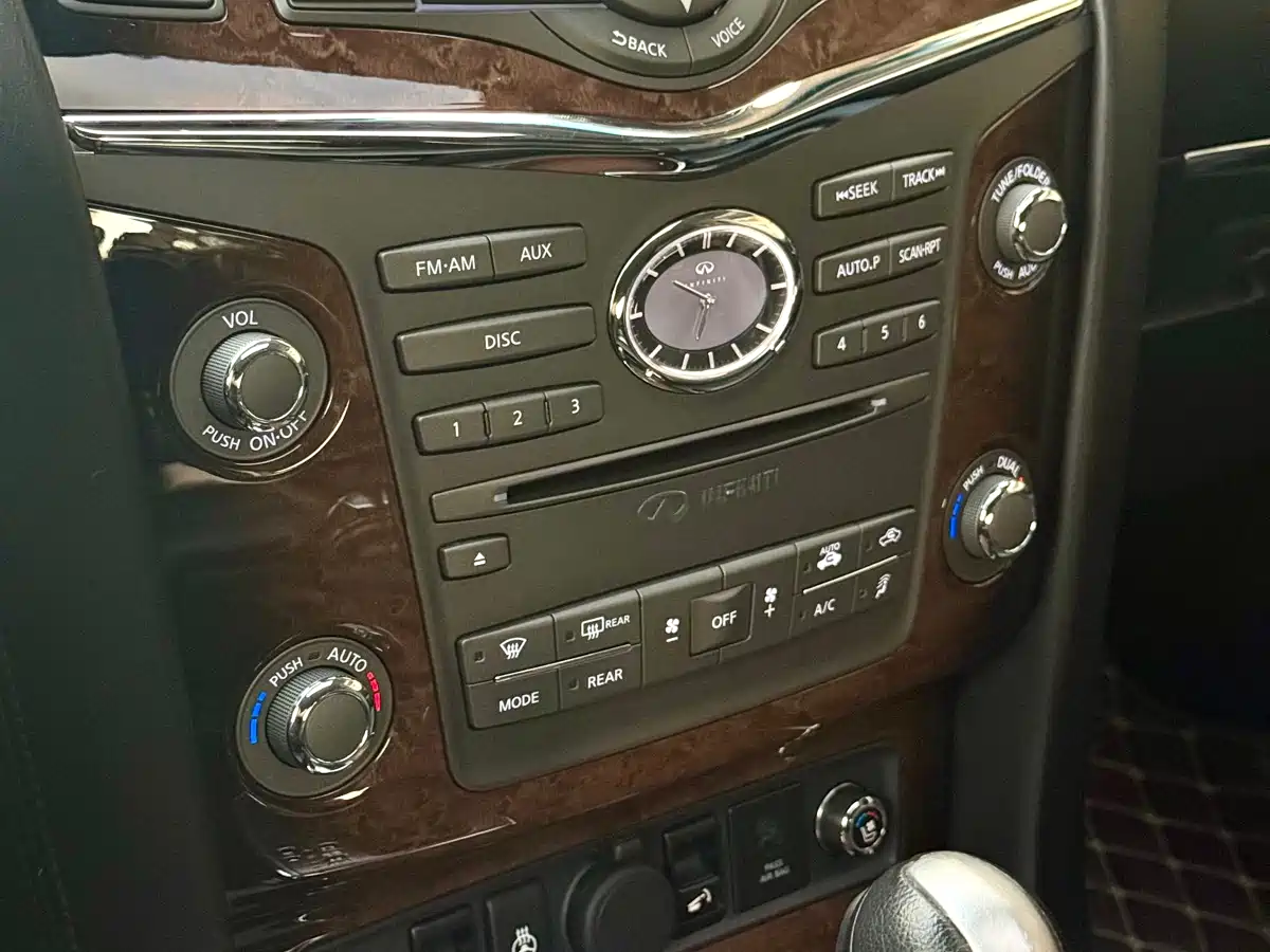Infiniti QX 2011 QX56 фото 10