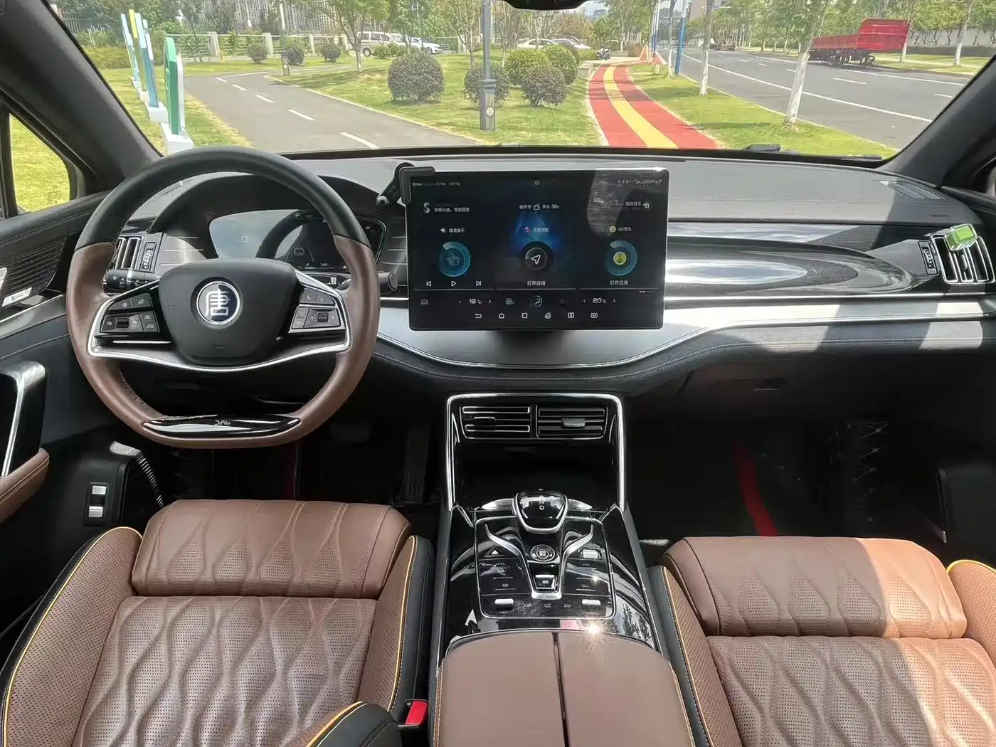 BYD Tang New Energy 2021 DM 2.0T AWD High Performance Genesis Flagship фото 8