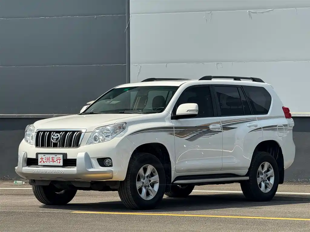 Toyota Prado 2010 4.0L Automatic TX-L фото 3