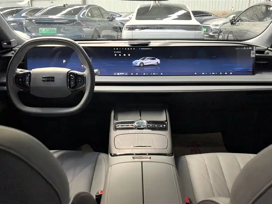 Geely Galaxy Galaxy E8 2025 575km Voyage Smart Drive Edition фото 12