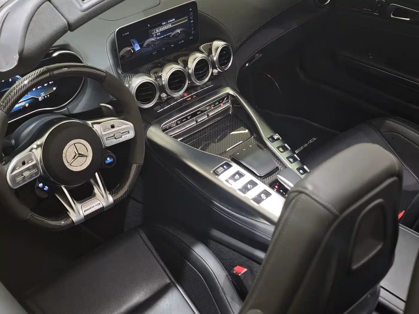 Photo 11 - Mercedes-Benz AMG GT