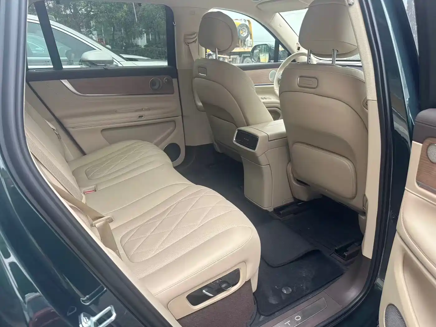 AITO Wenjie AITO M9 2024 Model Extended Range Ultra Edition 52kWh 5-Seater фото 8