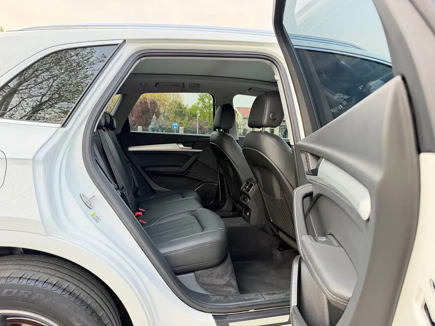 Audi Q5L 2020 Facelift 40 TFSI Honor Fashion фото 14