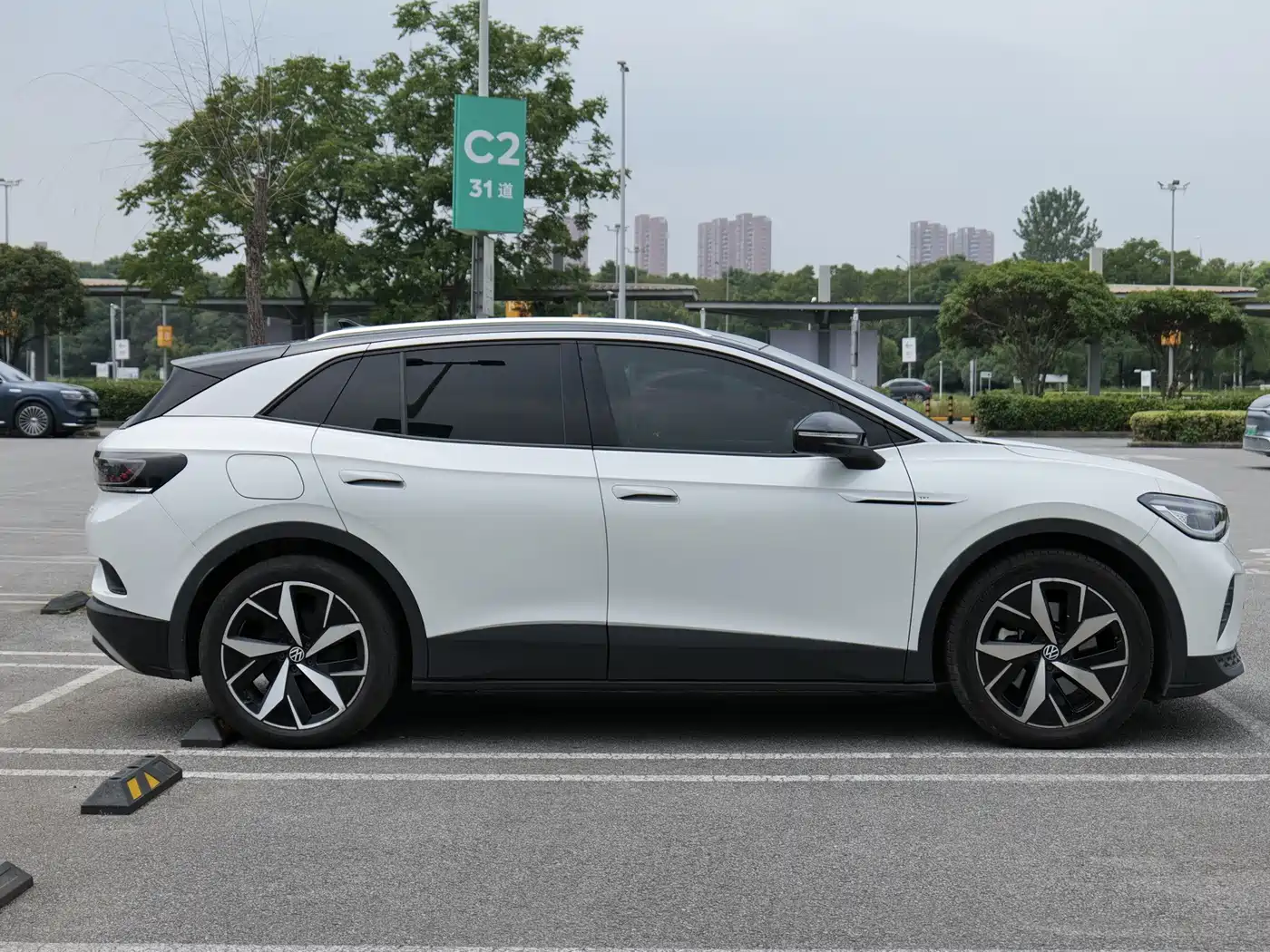 Volkswagen ID.4 CROZZ 2021 2021 Nightfall Launch FWD Edition
