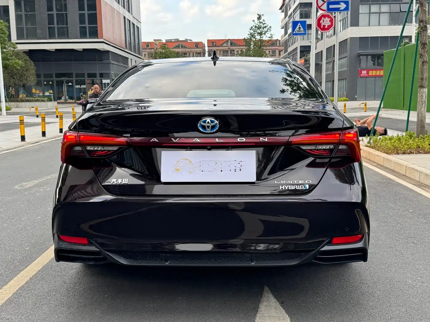 Toyota Avalon 2019 Hybrid 2.5L Limited Flagship Version China V фото 11