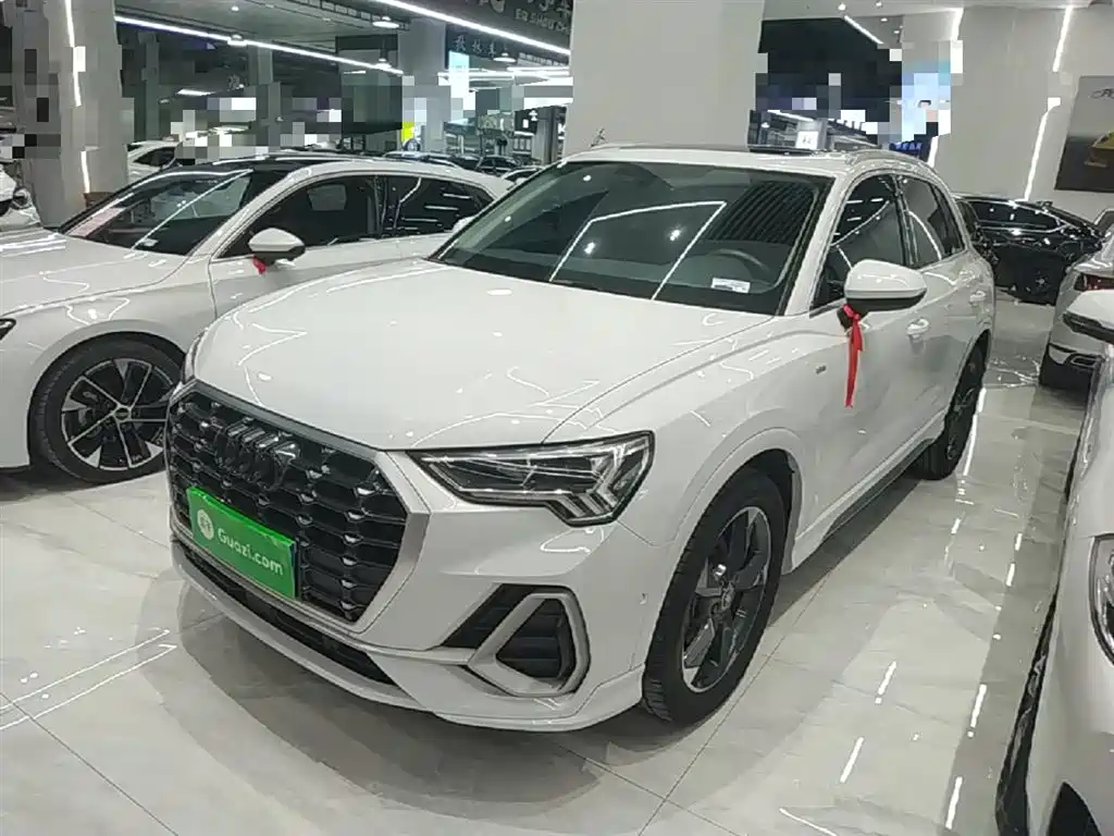 Audi Q3 2023 35 TFSI Fashion Dynamic Model (1.5T)