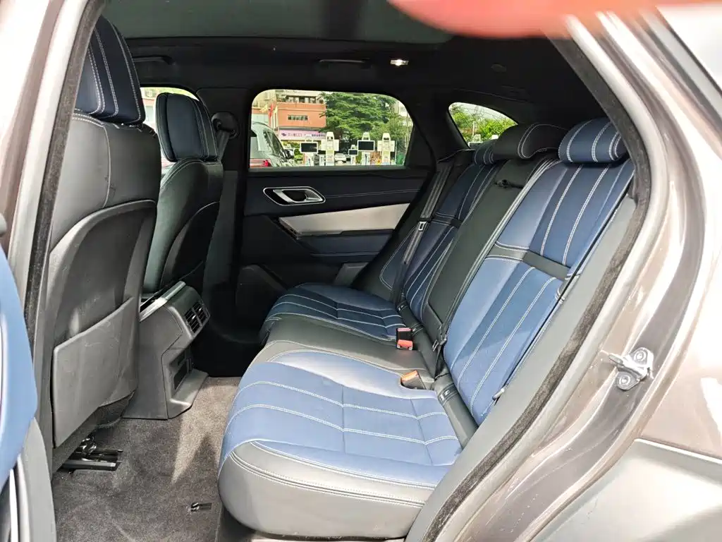Фото 25 - Land Rover Range Rover Velar