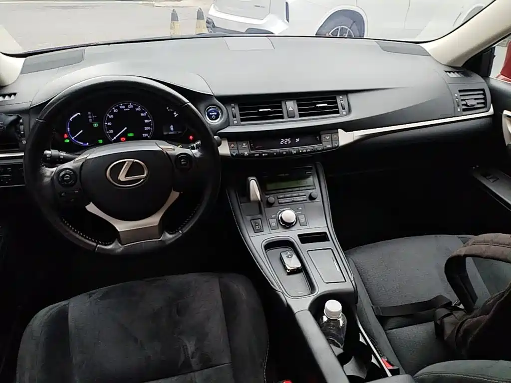 Lexus CT 2018 2017 CT200h Elite Edition Monochrome China V