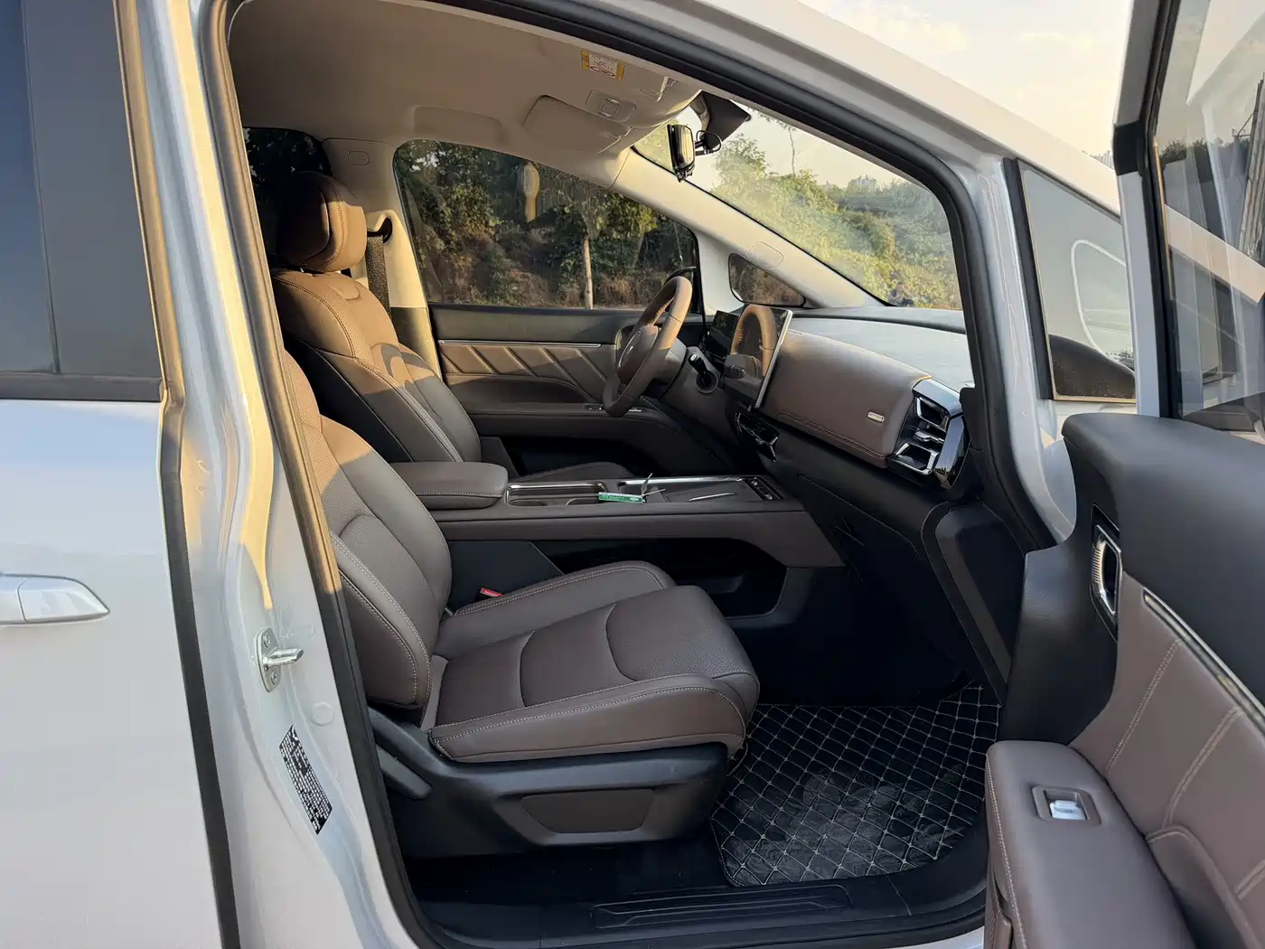 Wuling Motors Xingguang 730 New Energy 2026 2025 Model Plug-in Hybrid Base Version