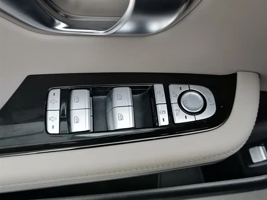 BYD Han 2025 DM-i 125KM Elite фото 9